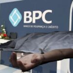 HOMEM DOENTE MORRE APÓS SER LEVADO AO BANCO PARA LEVANTAR O PRÓPRIO SALÁRIO EM MENONGUE