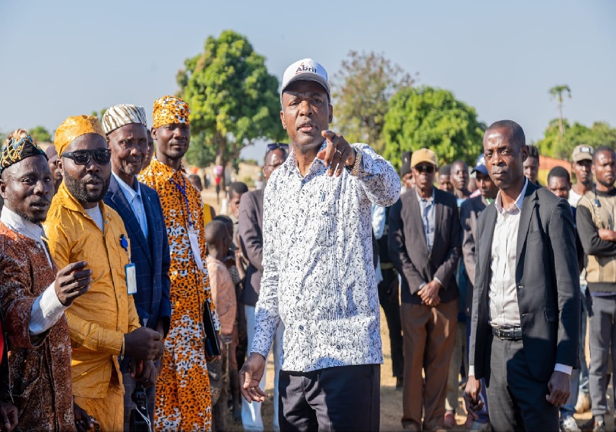 GOVERNADOR ERNESTO MUANGALA INDICA MELHOR CAMINHO PARA O DESENVOLVIMENTO DA REGEDORIA DO MOXICO VELHO