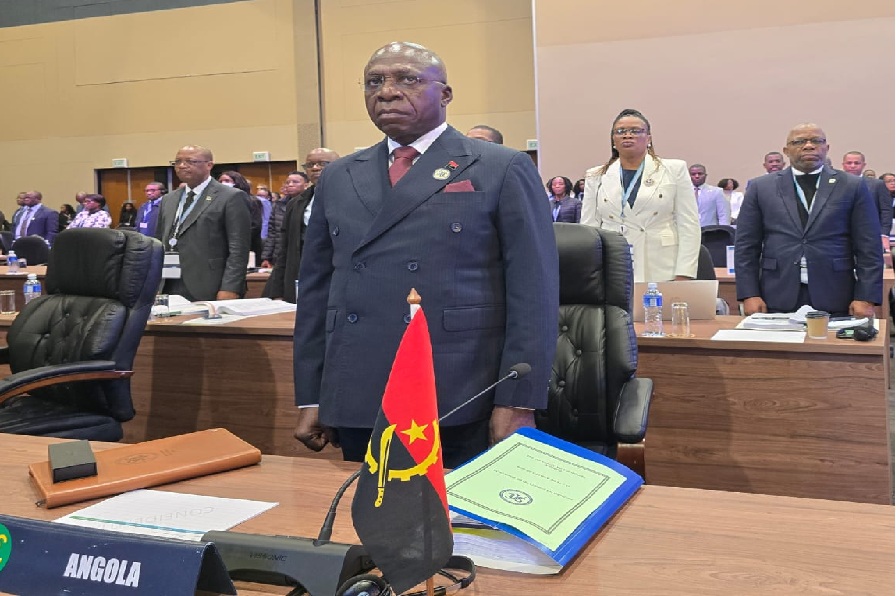 MINISTRO TÉTE ANTÓNIO PARTICIPA NA REUNIÃO DO CONSELHO DE MINISTROS DA SADC